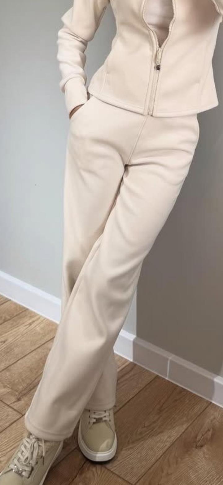 Двойка спортивная бежевая