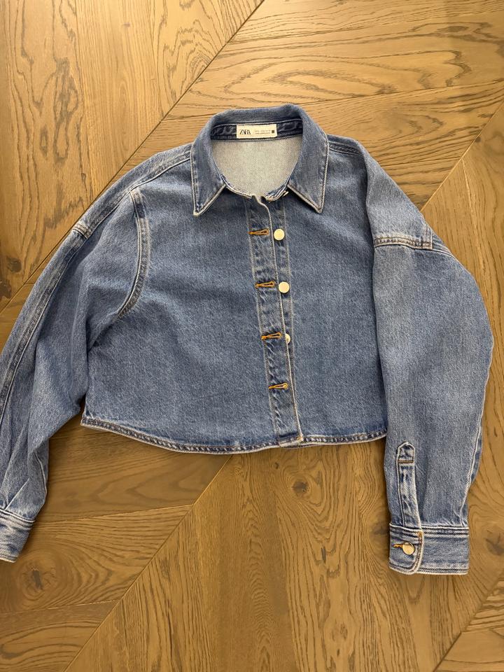 Укороченная рубашка из денима от Zara