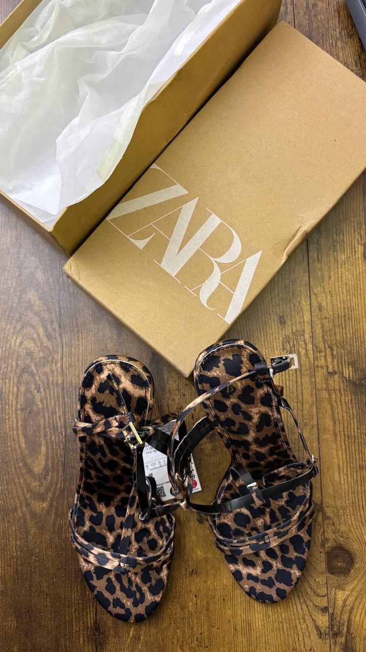 Босоножки Zara