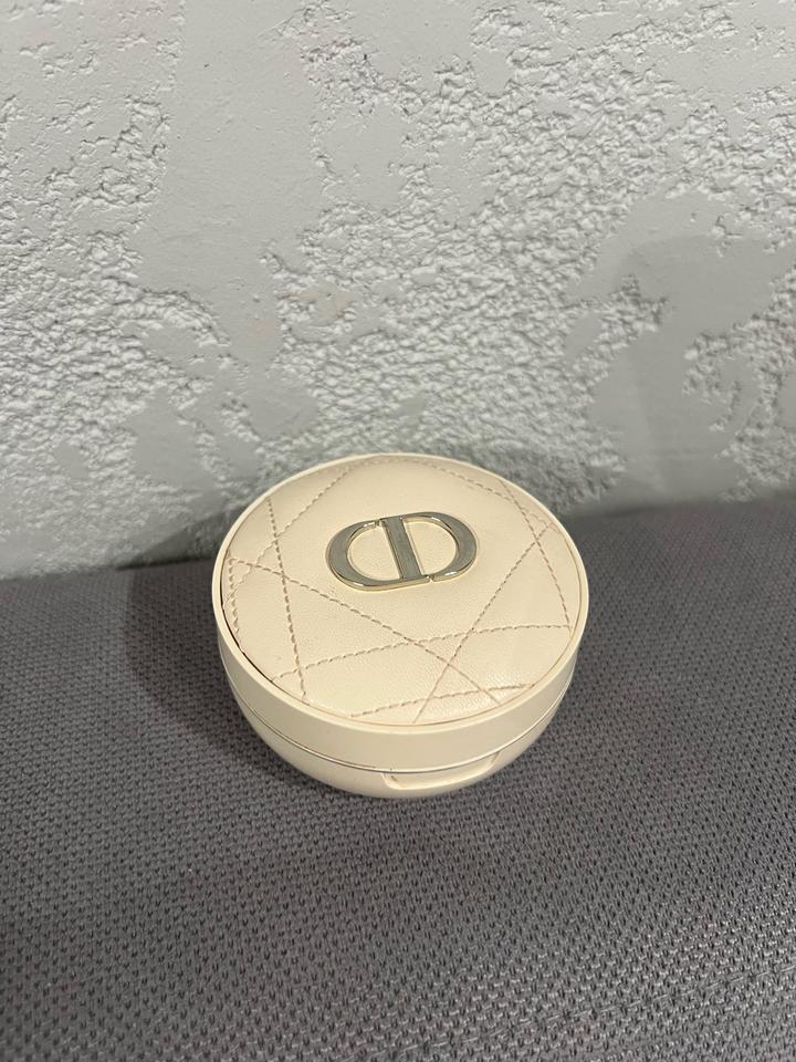 DIOR forever Кушон пудра
