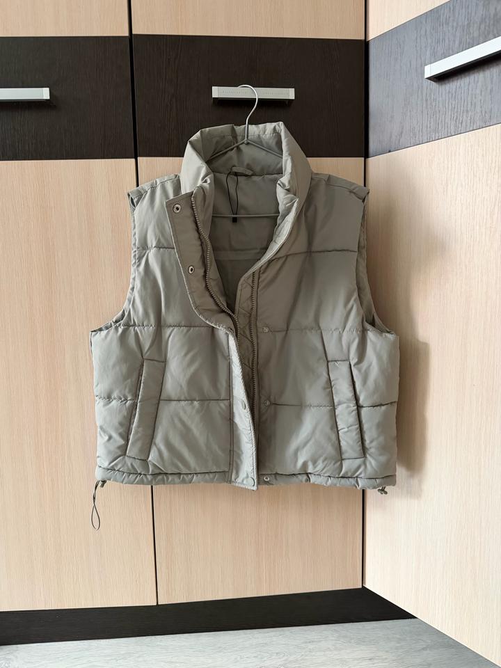 Безрукавка новая