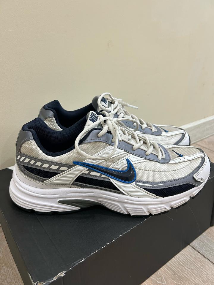 Кроссовки Nike