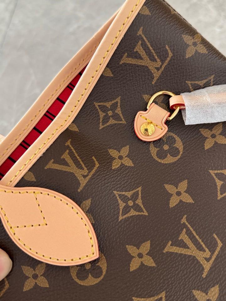 Louis Vuitton Neverfull Monogram