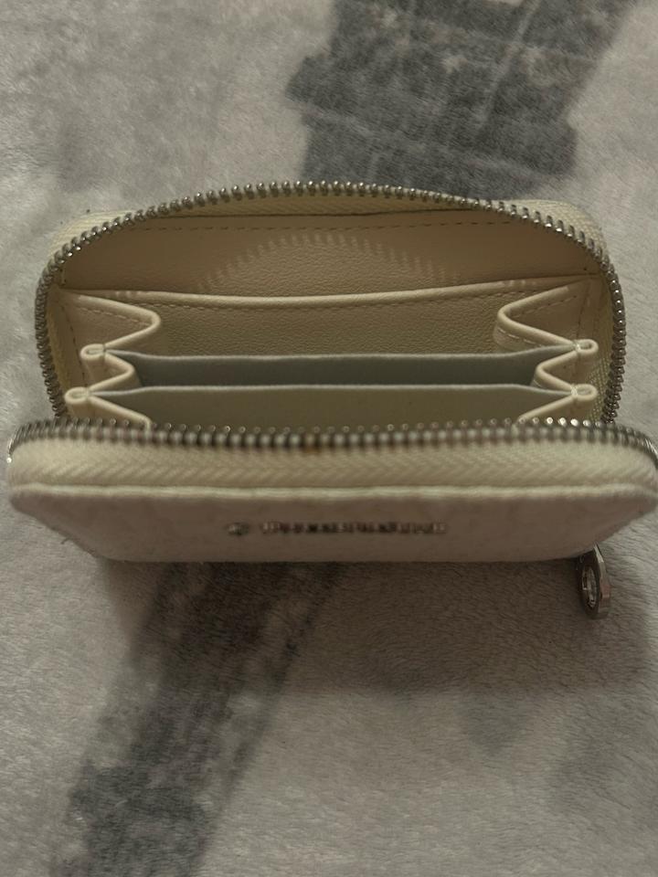 Молочный кошелёк Stradivarius