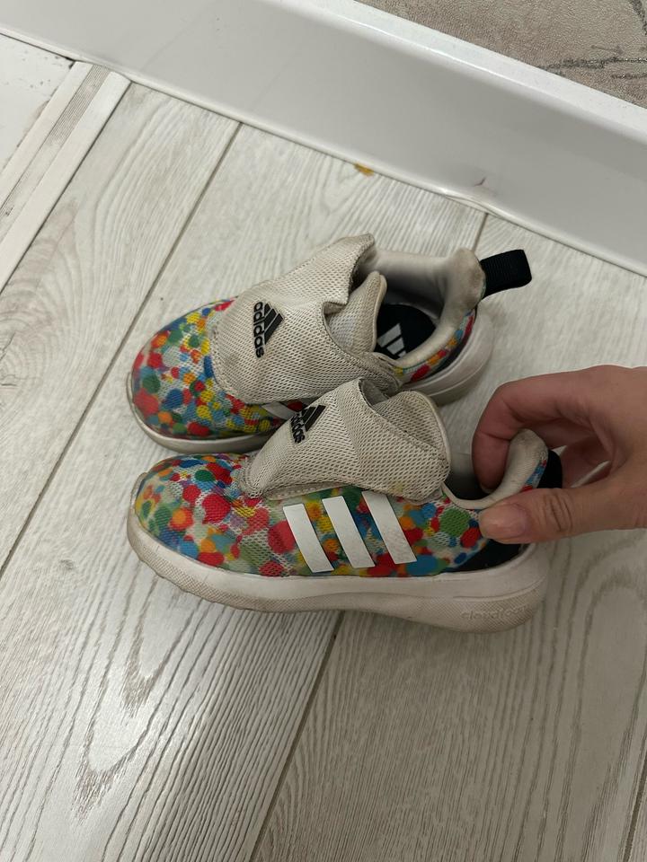 Кроссовки Адидас