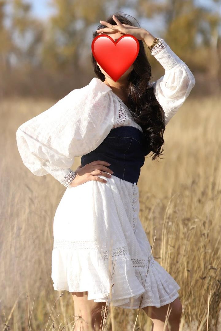 Белое платье Bonnita Collection