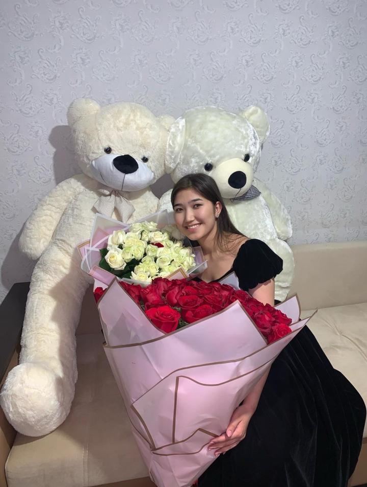Мишки плюшевые