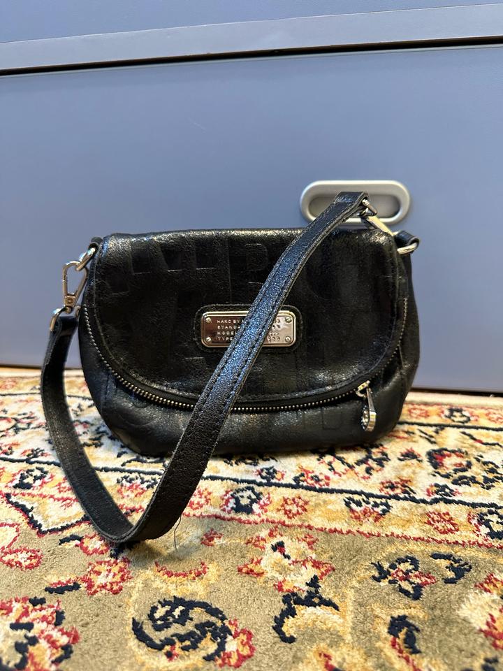Черная кожаная сумка от Marc Jacobs