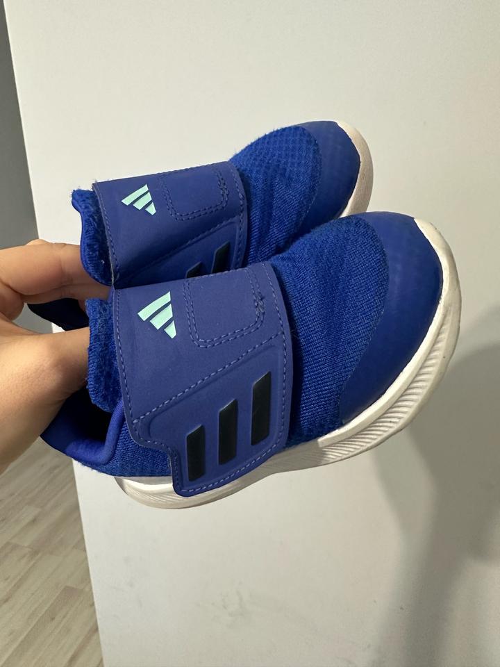 Детские кроссовки Адидас