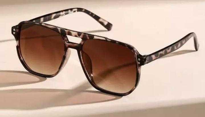 Очки солнцезащитные