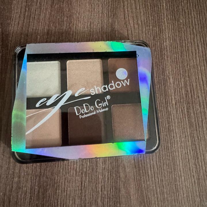 Тени для век