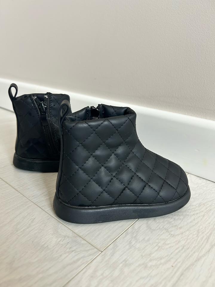 Деткие ботинки