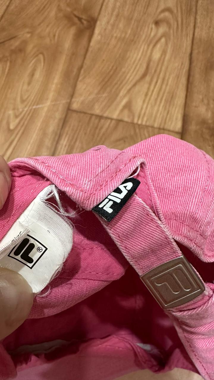 Кепка FILA в ярком розовом оттенке