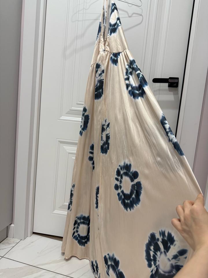 сатиновое платье-сарафан от Zara