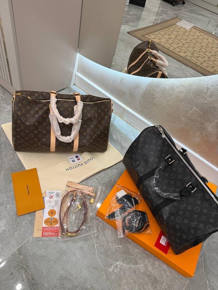 Дорожная сумка от LV