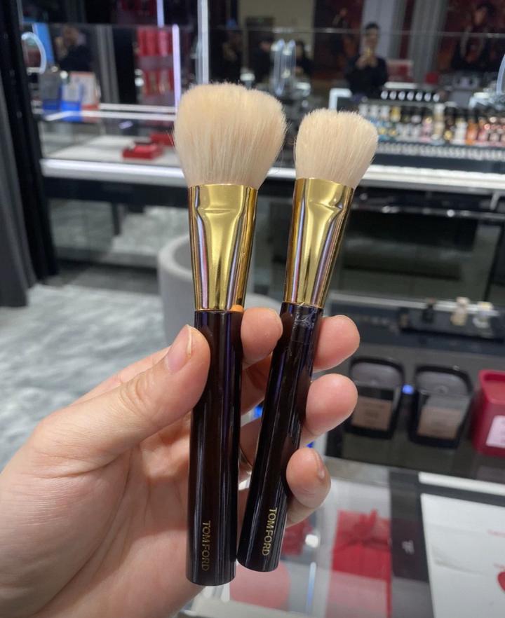 Косметичка и кисти Tom Ford