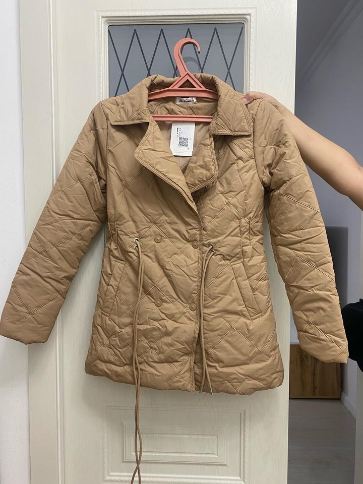 Осенняя стеганная куртка новая