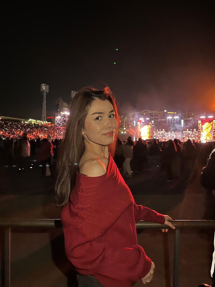 Кофточка с открытыми плечами