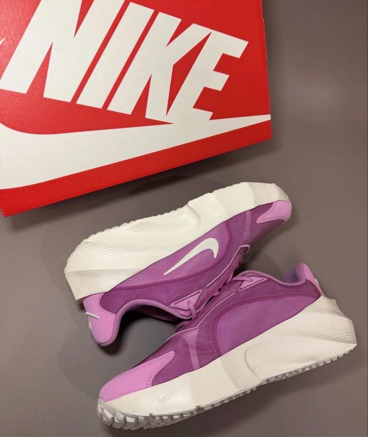 Кроссовки Nike