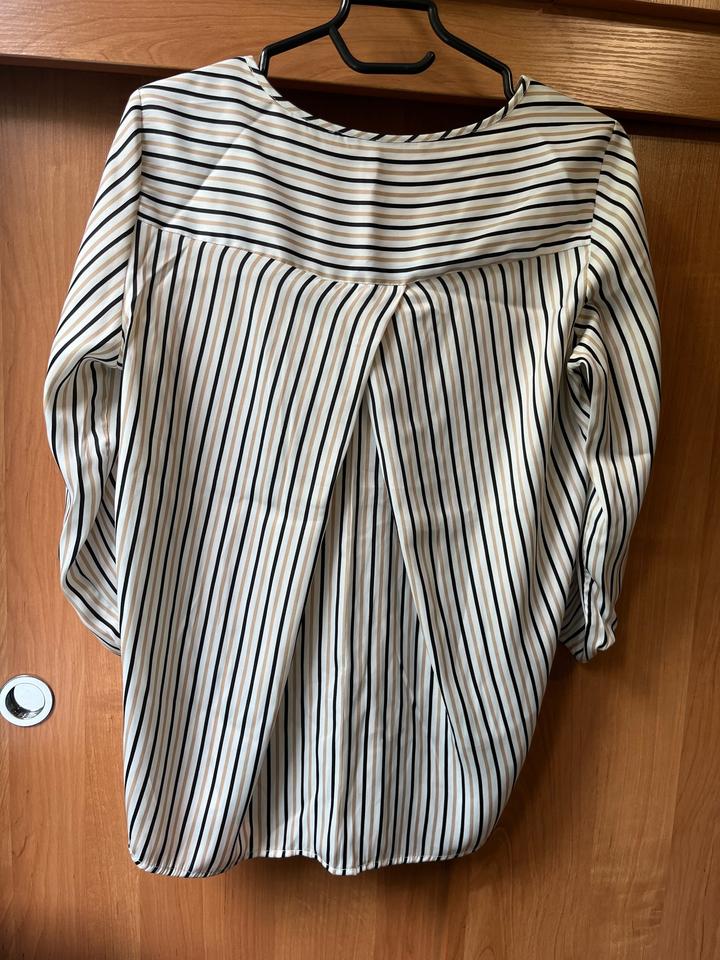 Блузка Stradivarius р.M