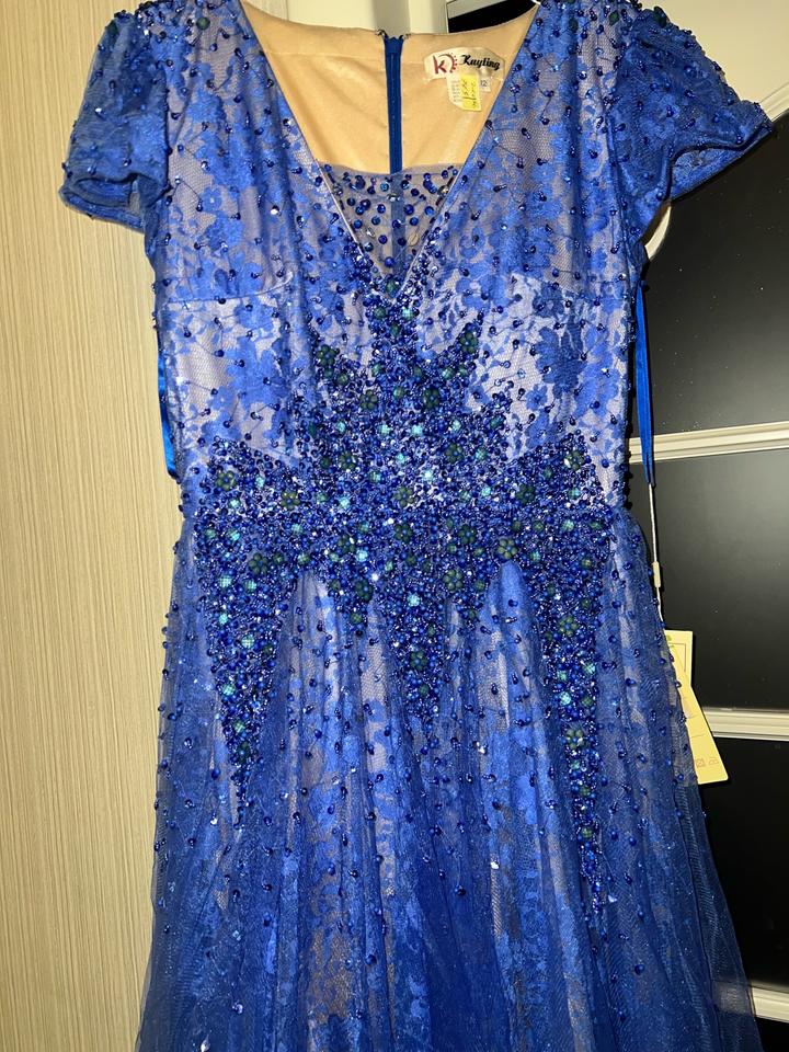 Вечернее платье