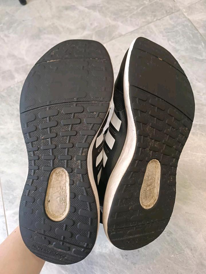Кроссовки Adidas оригинал 38 р