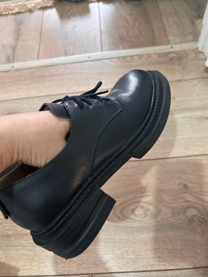 Ботинки 34-размер но подходит для 35