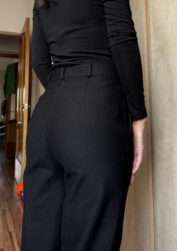 Черные брюки