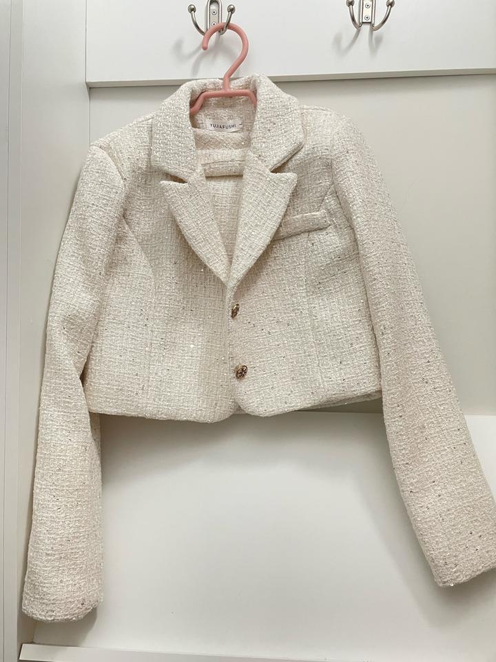 Блестящая, твидовая двойка