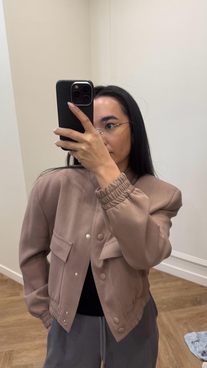 Бомбер от Zara