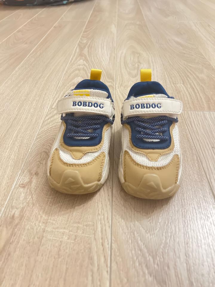 Детские кроссовки