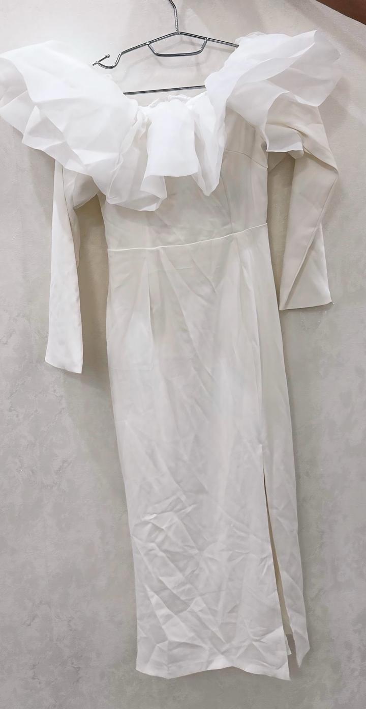 Ақ түсті әдемі көйлек сатамын 🤍