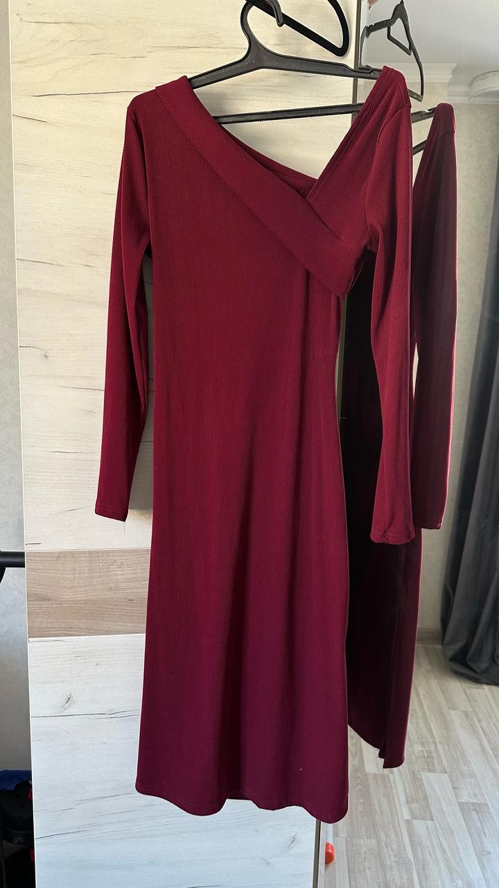 Бордовое теплое длинное платье