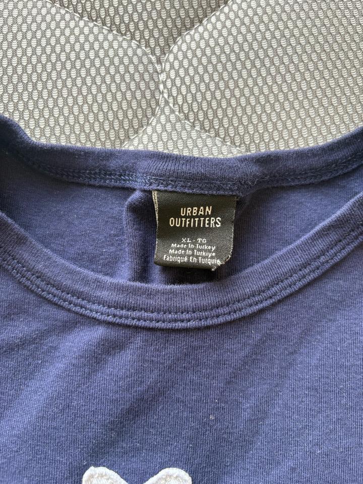 Тёмно-синие футболка Urban outfitters