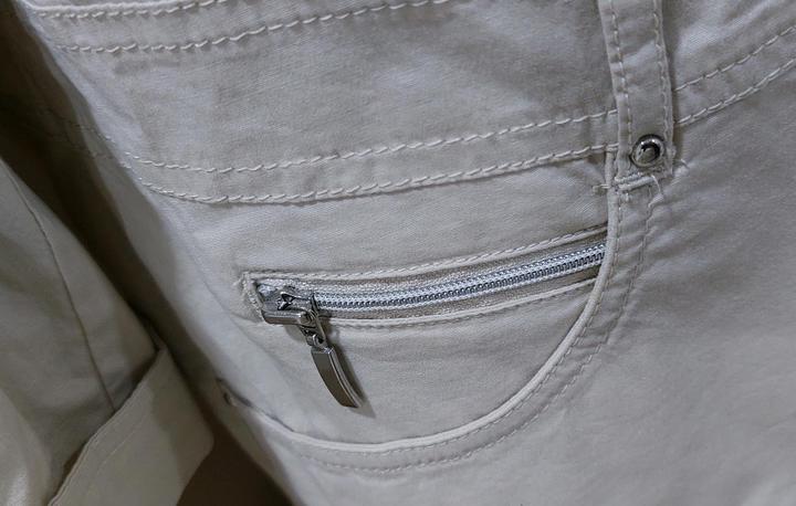 Светлый пиджак от бренда Gerry Weber