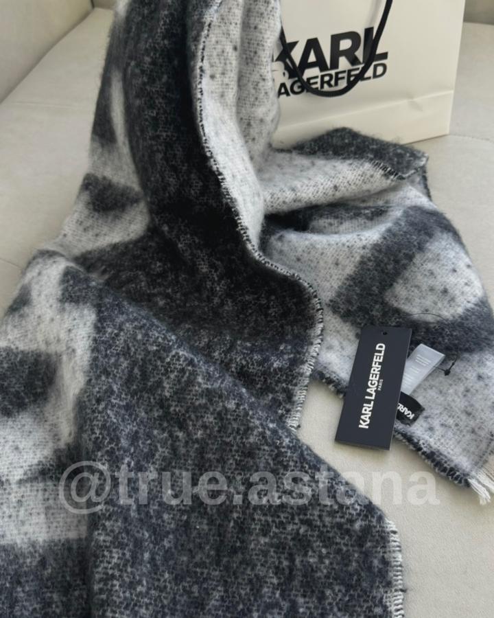 Новый шарф Karl LAGERFELD