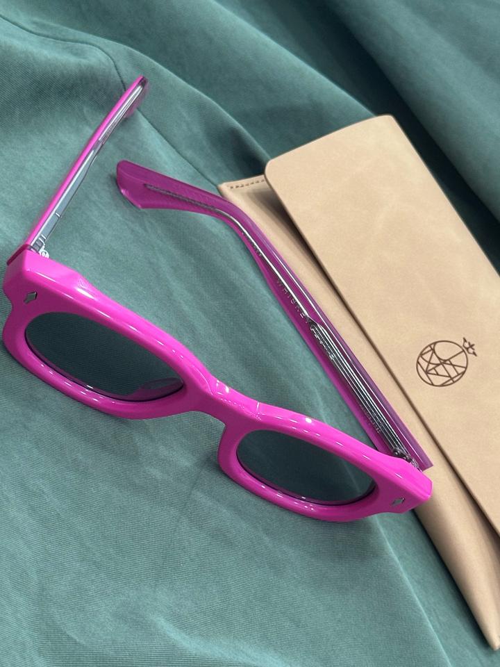 Очки солнцезащитные