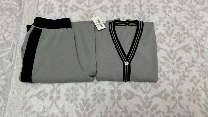 Двойка серый