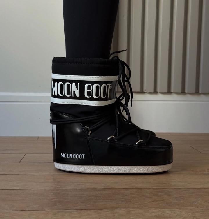 Moon boot