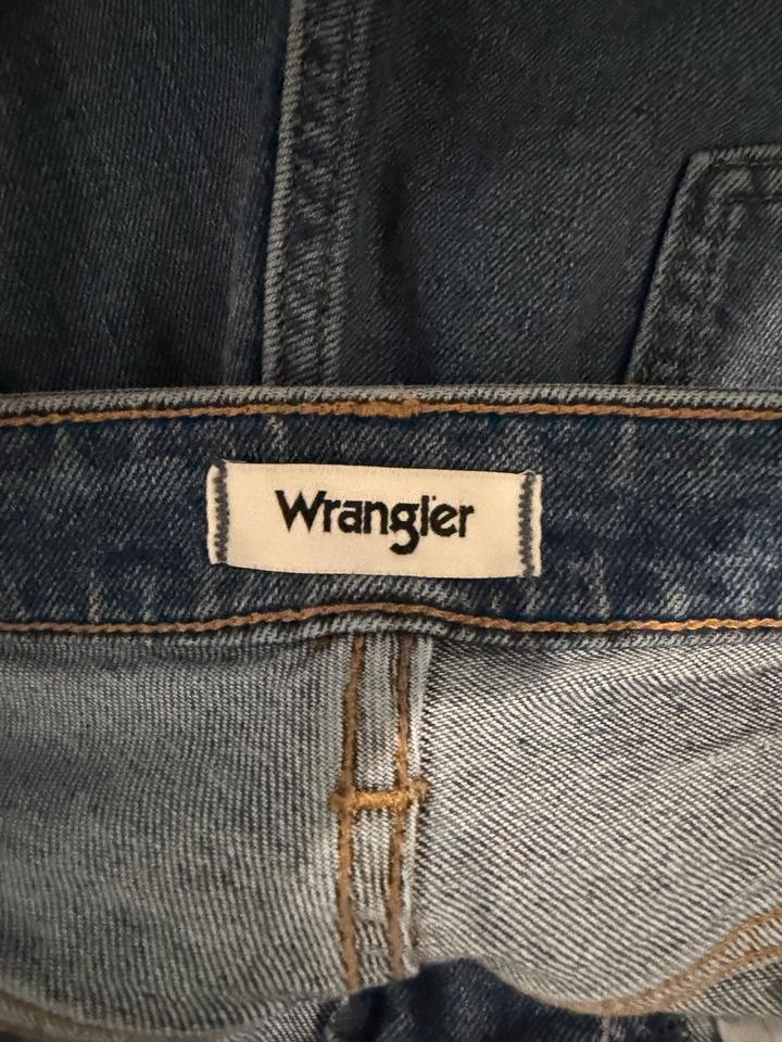 Синие джинсы Wrangler