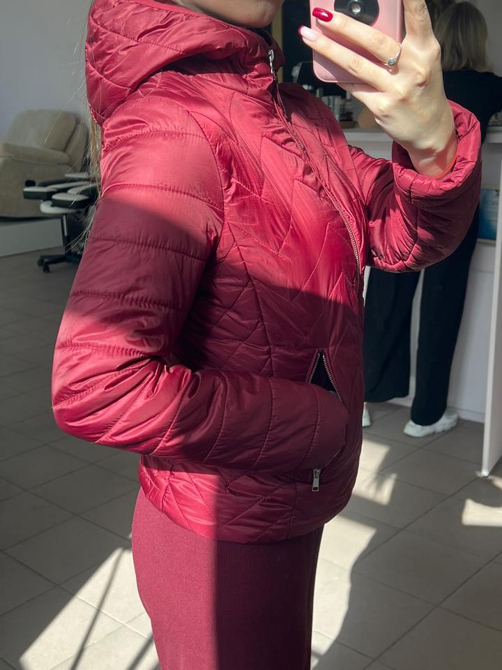 Легкая весенняя куртка bershka