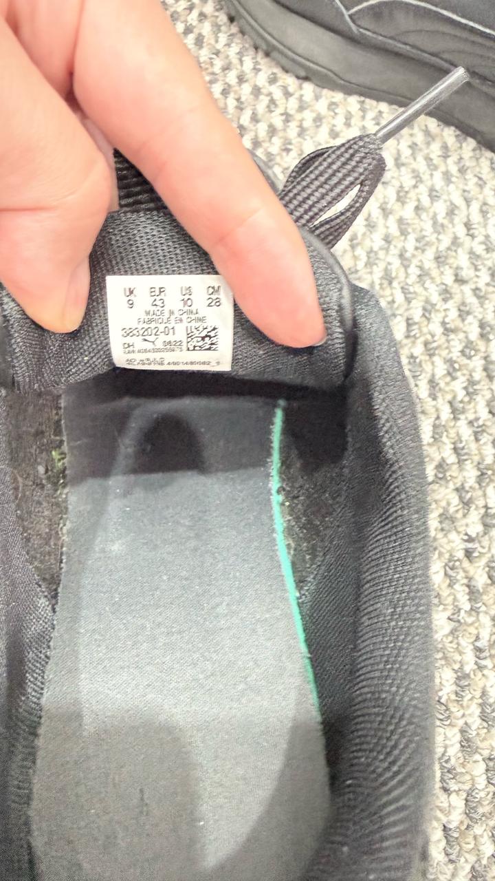 Черные кроссовки Puma