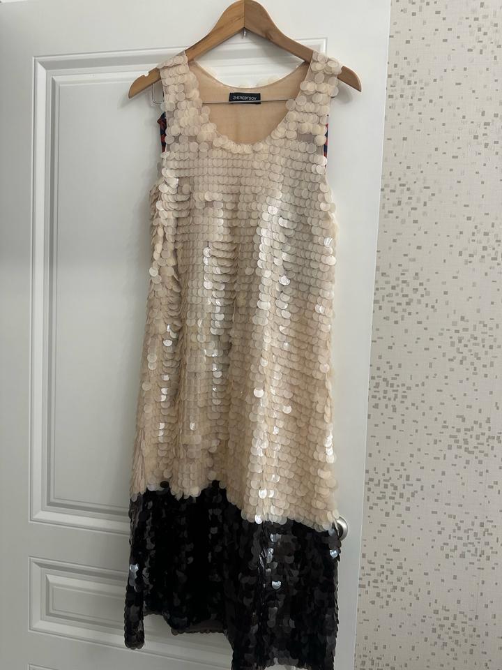 Продается дизайнерское платье