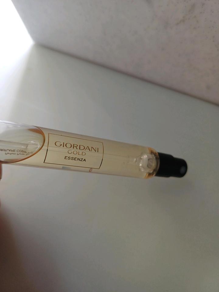 Oriflame Giordani Gold Essenza