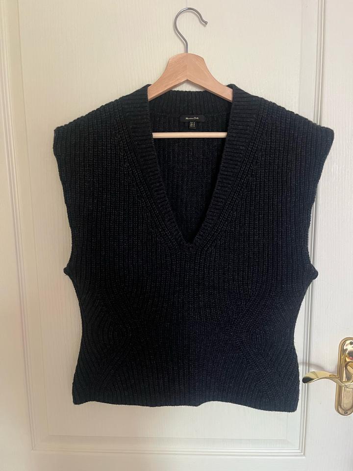 Жилет вязаный