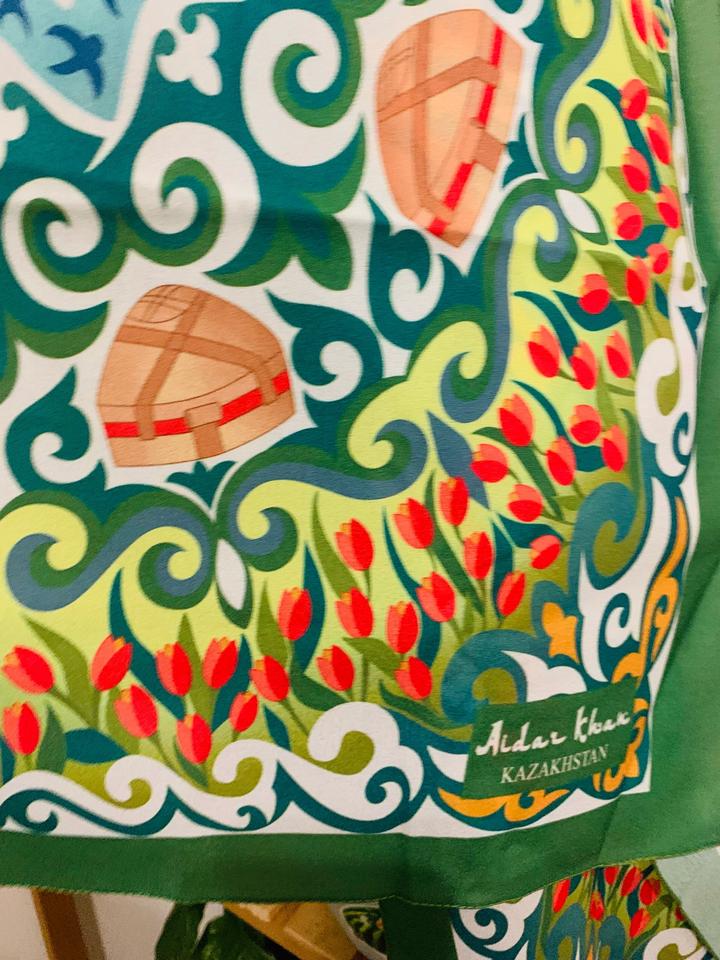 Дизайнерский легкий шарф