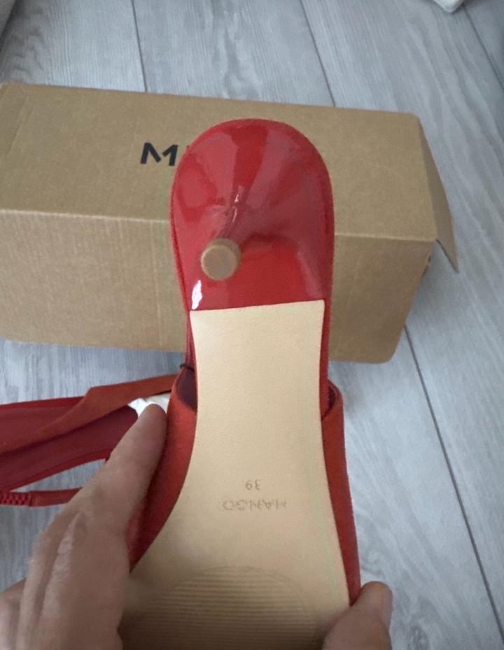 Новые босоножки MANGO