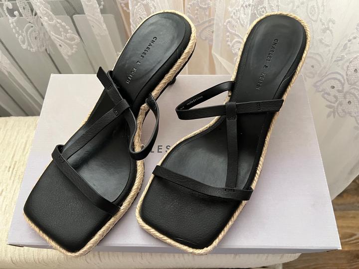 Босножки charles&keith