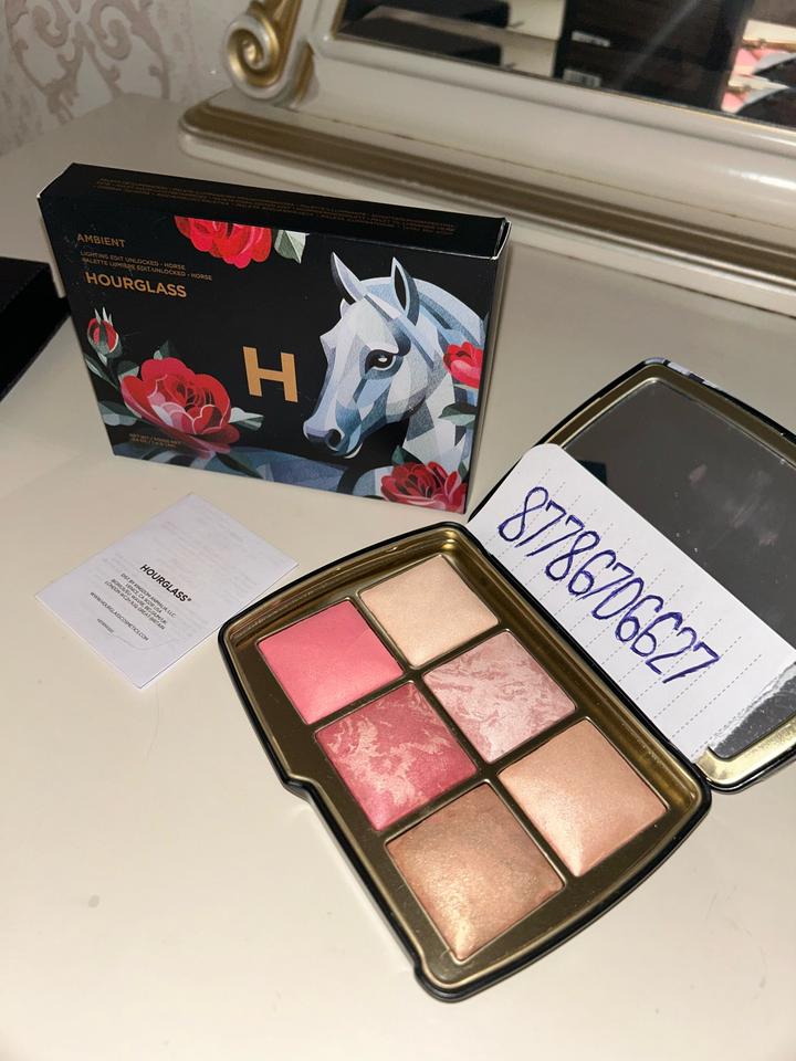 Срочно Hourglass палетка сатам