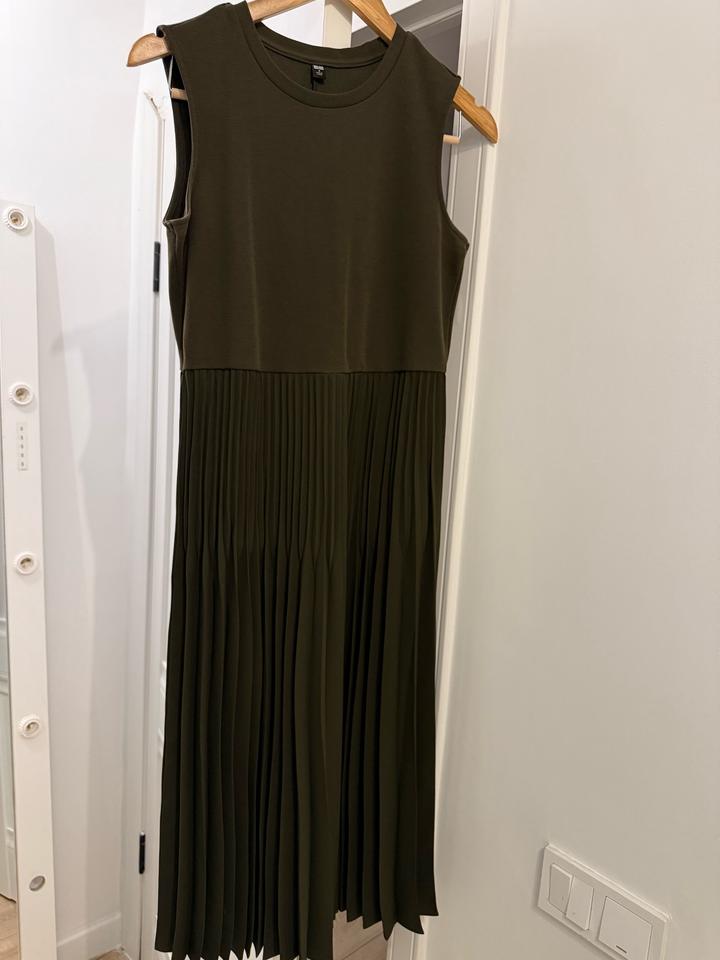 Классное платье от Uniqlo